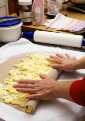 Priprava bizeljskega ajdovega kolača (7)