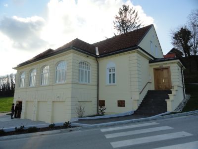 Isteničevi odprli Hišo penin