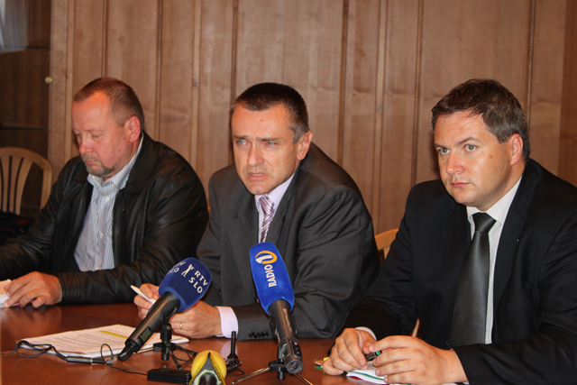 Minister Židan na Bizeljskem z župani v toči prizadetih občin.
