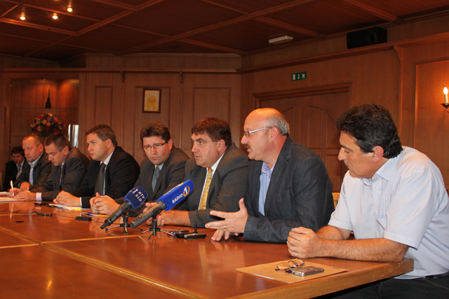 Minister Židan na Bizeljskem z župani v toči prizadetih občin.