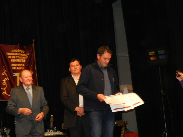 V Šempetru odlični tudi naši vinarji in salamarji