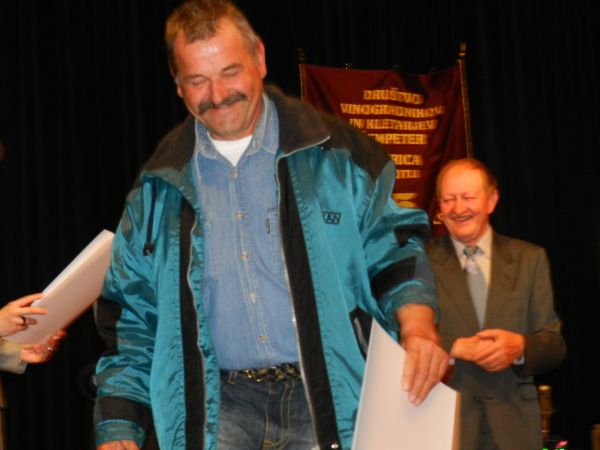 V Šempetru odlični tudi naši vinarji in salamarji