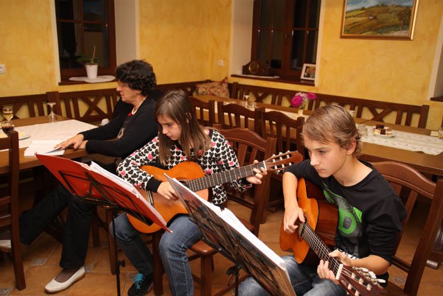 Literarni večer: Mejaši mojih gmajn