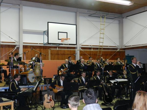 Big Band Slovenske vojske z našimi šolarji 