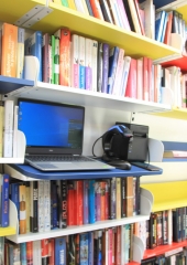 Potujoca-knjiznica-tudi-na-Bizeljskem-2020-10