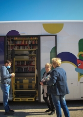 Potujoca-knjiznica-tudi-na-Bizeljskem-2020-12